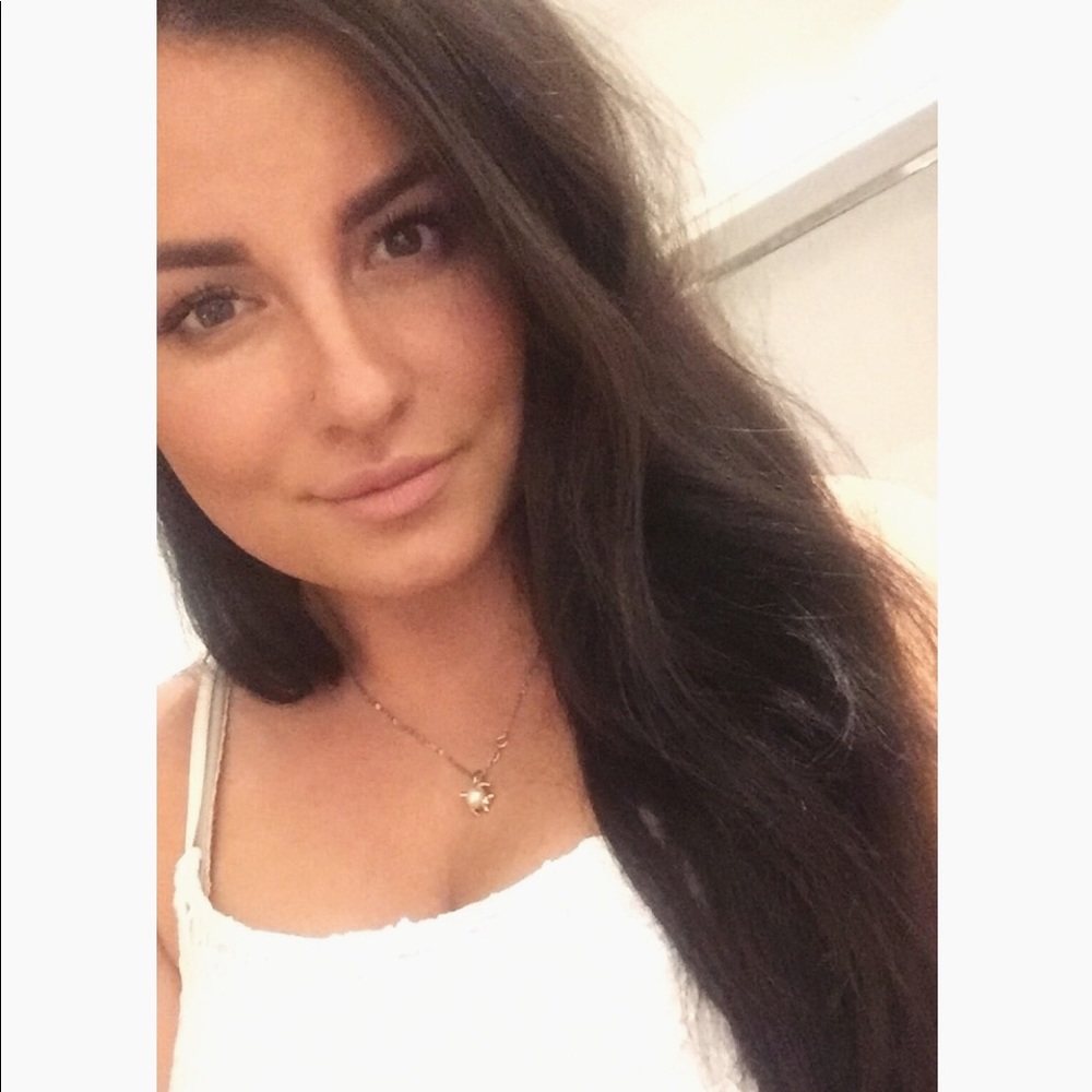 Meet your Posher, Isidora